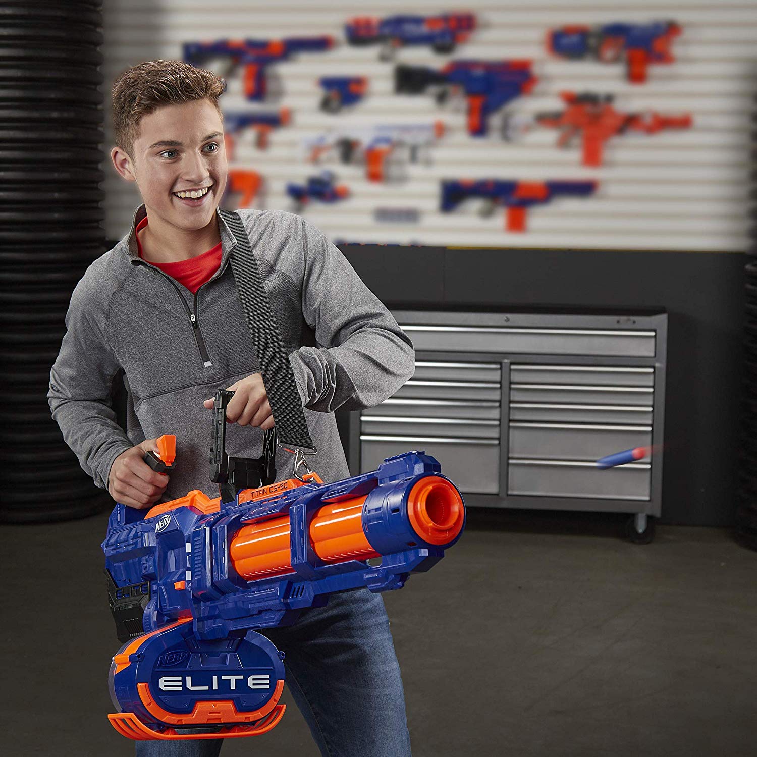 The Nerf Minigun With 50 Round Drum NERF ELITE TITAN CS50